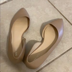 Nude flats